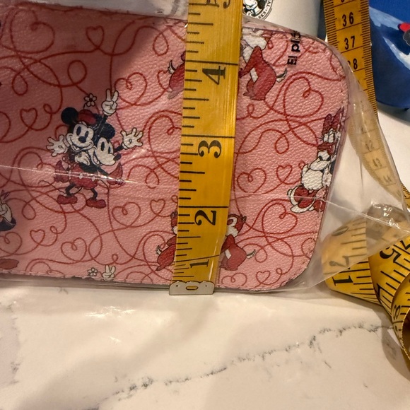 Disney Dooney and Bourke Limited Edition Valentine Crossebody Bag - Picture 4 of 5